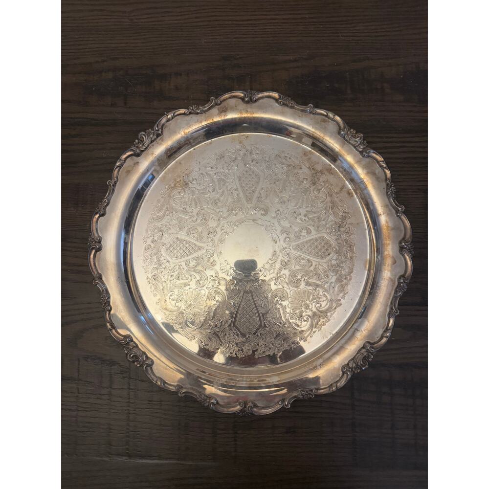 Lunt V-90 12.75” Round Silver-Plated Platter – Eloquence Pattern